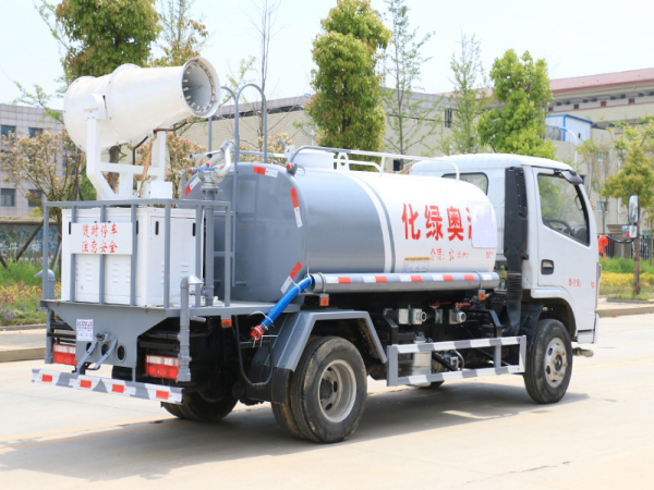 國(guó)六東風(fēng)小福瑞卡 藍(lán)牌 5噸 噴霧車(chē)