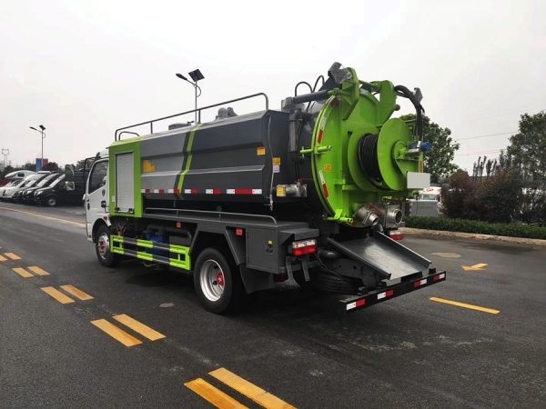 東風(fēng)大多利卡10方清洗吸污車(chē)