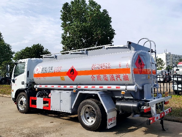 東風(fēng)8噸油罐車(chē)